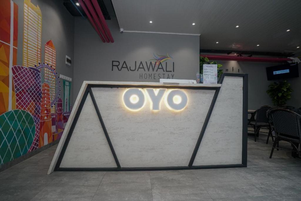 Oyo 568 Rajawali Homestay Palimbão Exterior foto